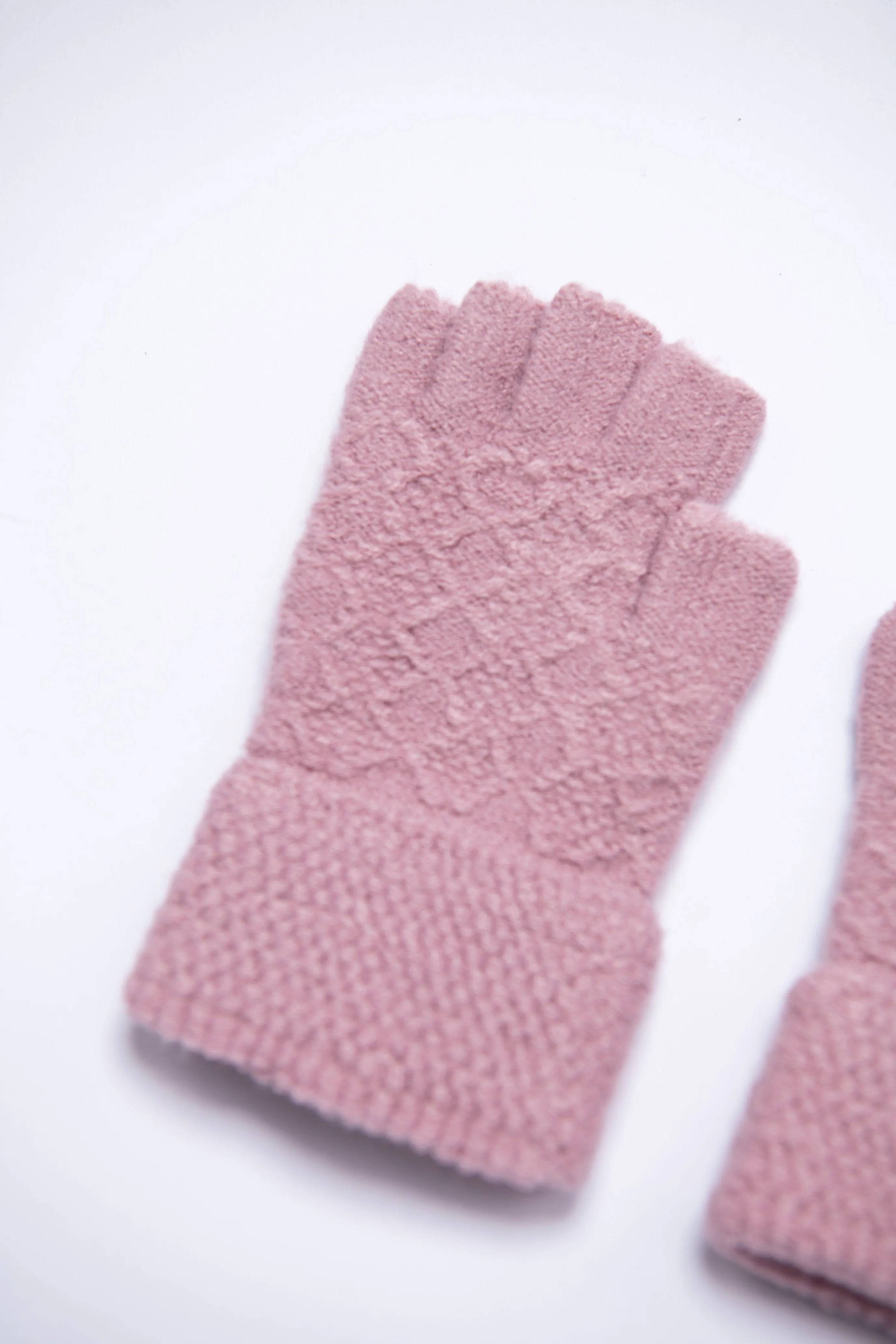 FINGERLESS GLOVES